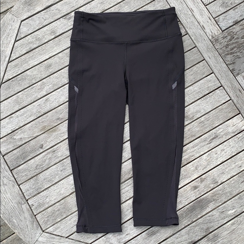 LULULEMON Running Capri w/ mesh & zipper - 4